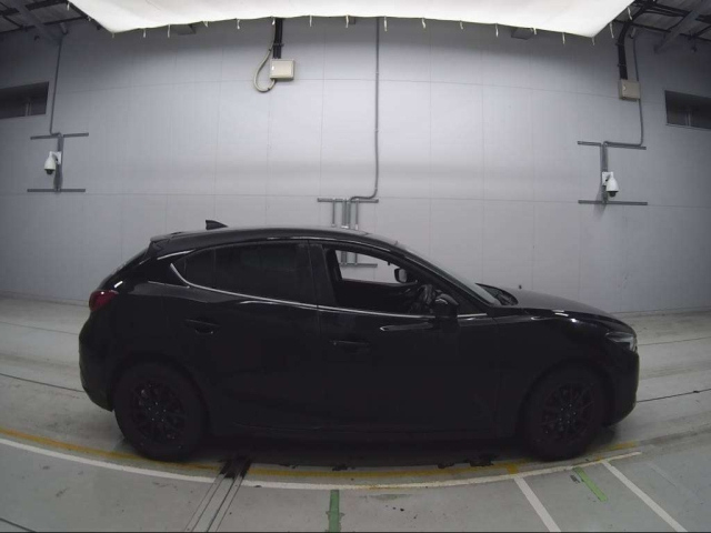 MAZDA AXELA 2017