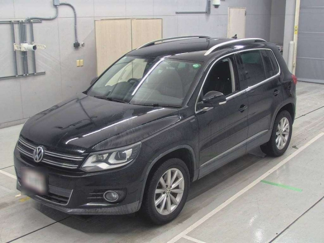 VOLKSWAGEN TIGUAN 2016