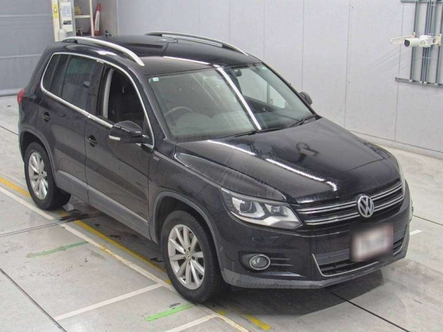 VOLKSWAGEN TIGUAN 2016