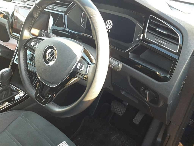 VOLKSWAGEN GOLF TOURAN 2021