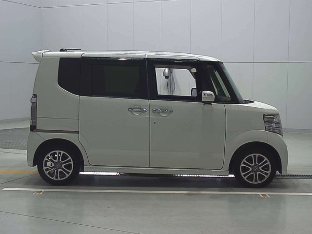 HONDA N BOX 2016