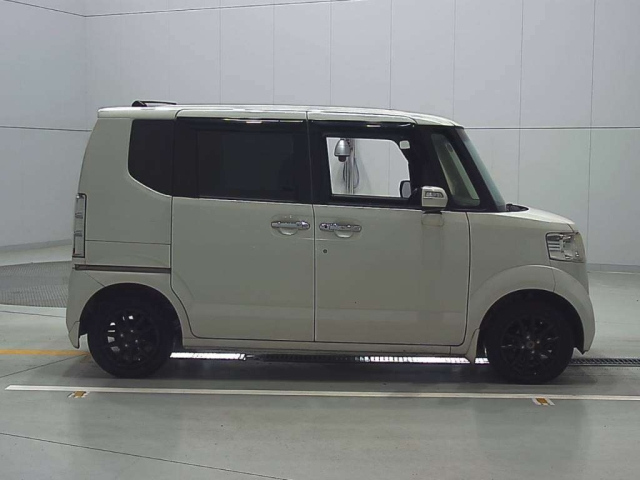 HONDA N BOX 2015