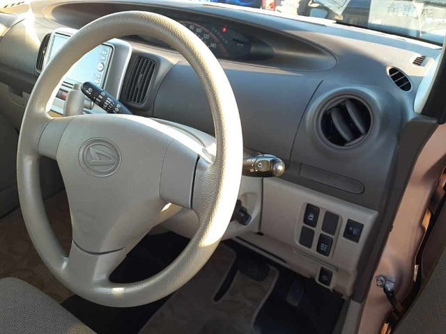 DAIHATSU TANTO 2012