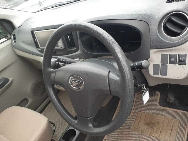 DAIHATSU MIRA E S 2012