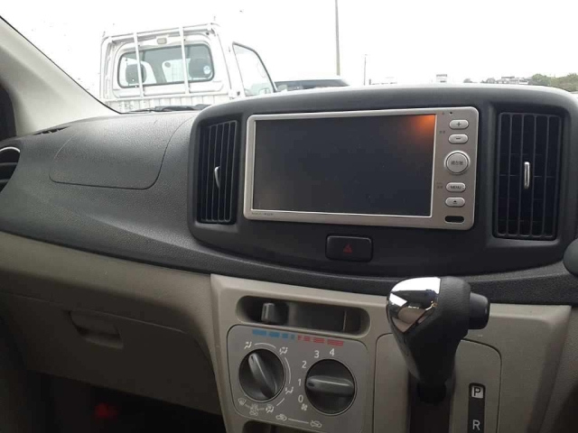 DAIHATSU MIRA E S 2012