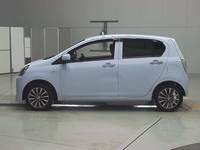 DAIHATSU MIRA E S 2012