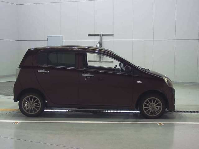 DAIHATSU MIRA E S 2014