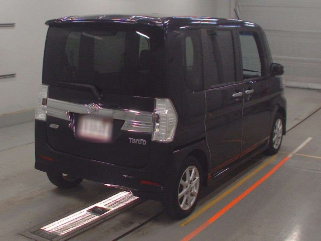 DAIHATSU TANTO 2015