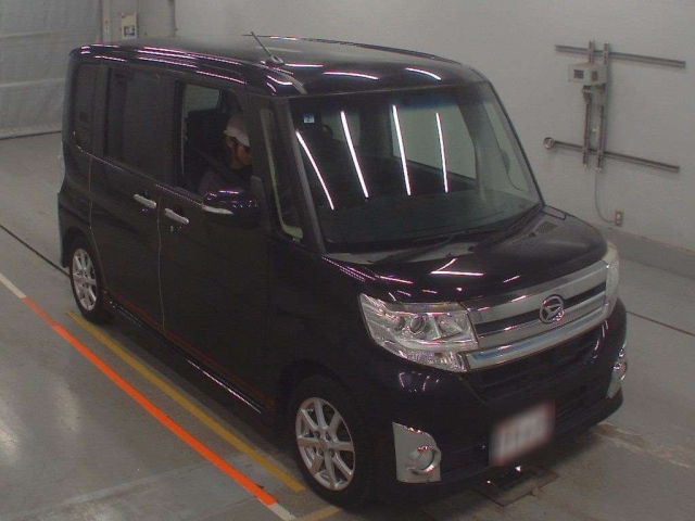 DAIHATSU TANTO 2015