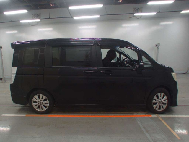 HONDA STEP WAGON 2010