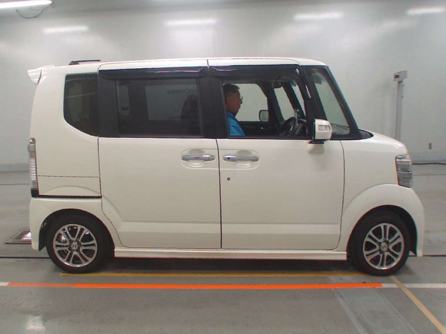 HONDA N BOX 2014