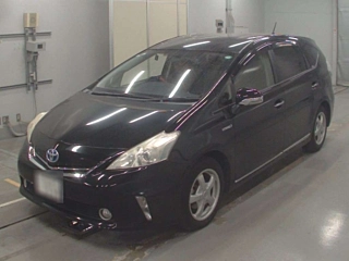 TOYOTA PRIUS ALPHA 2013