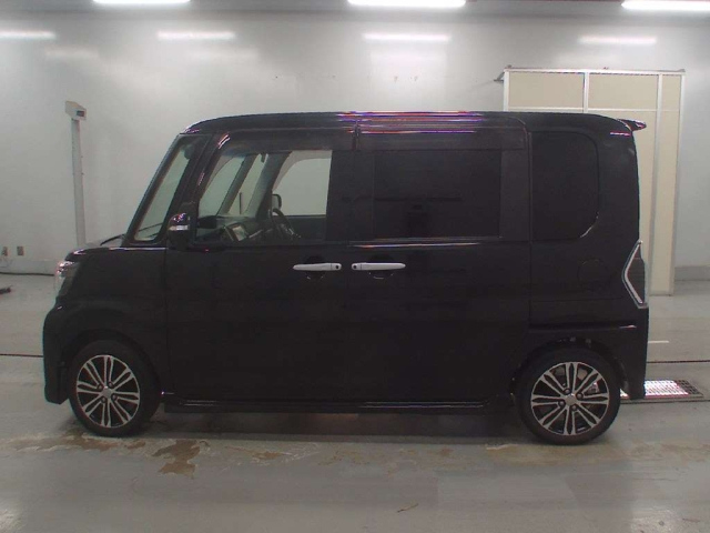 DAIHATSU TANTO 2017