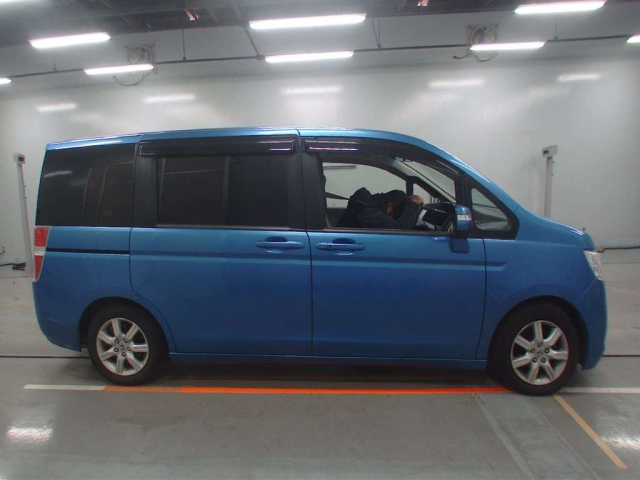 HONDA STEP WAGON 2010