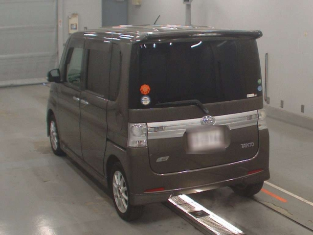 DAIHATSU TANTO 2012