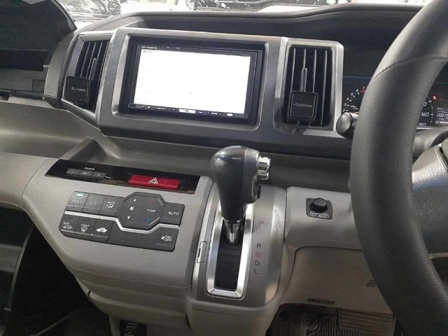 HONDA STEP WAGON 2010