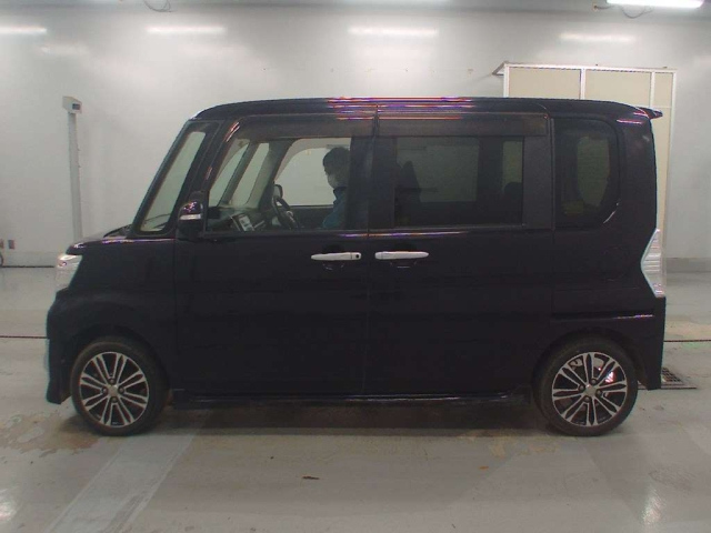 DAIHATSU TANTO 2014