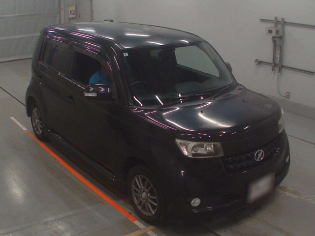 TOYOTA BB 2010