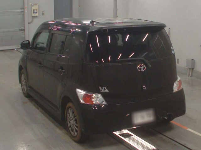 TOYOTA BB 2010