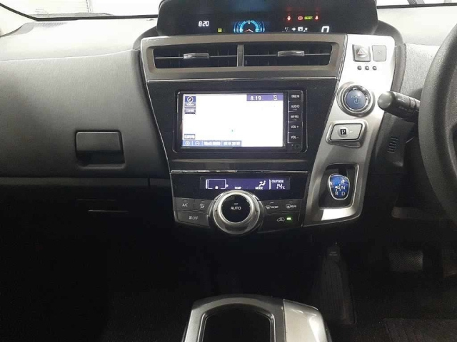 TOYOTA PRIUS ALPHA 2020