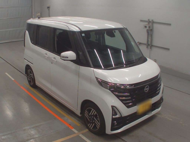 NISSAN ROOX 2024