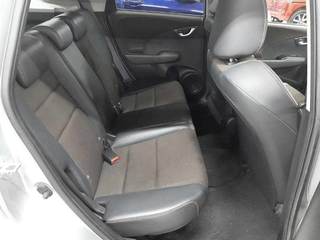 HONDA FIT SHUTTLE 2011