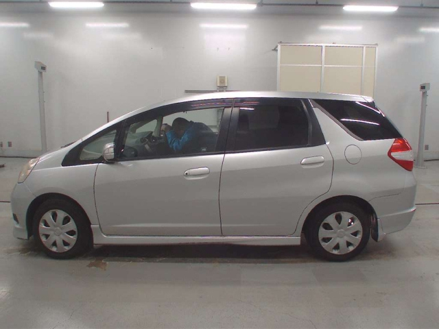 HONDA FIT SHUTTLE 2011
