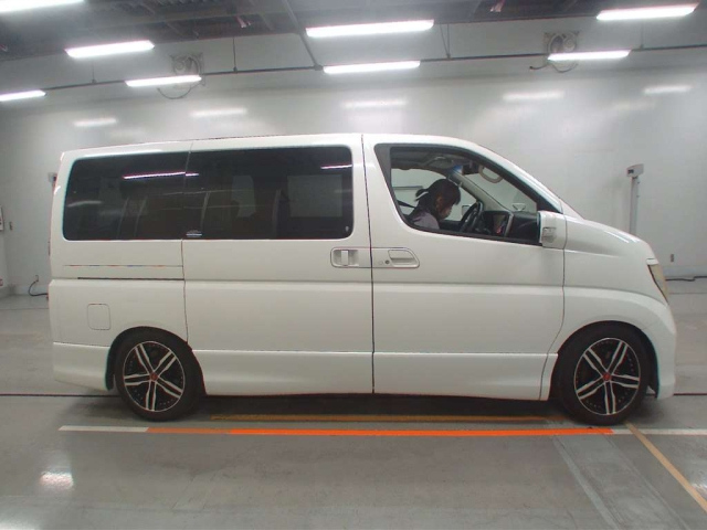 NISSAN ELGRAND 2009