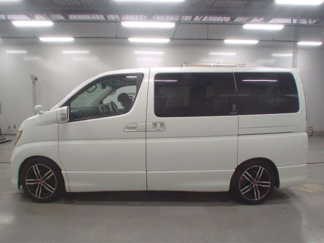 NISSAN ELGRAND 2009