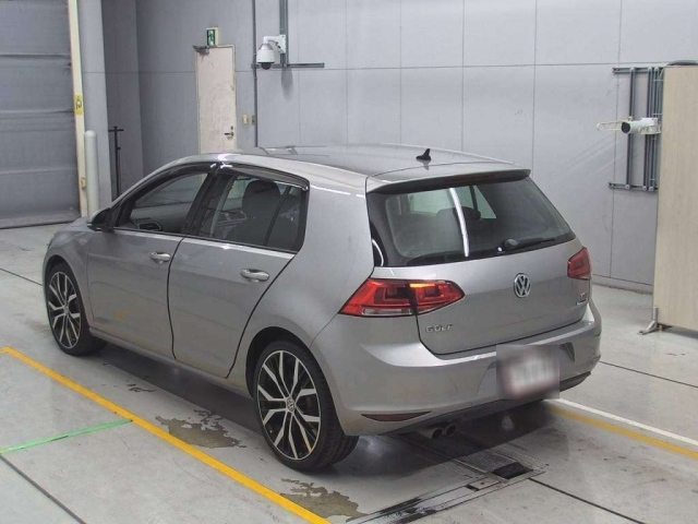 VOLKSWAGEN GOLF 2015