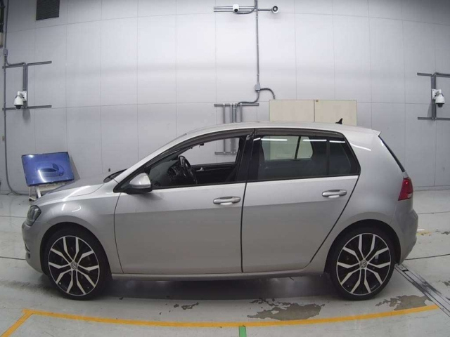 VOLKSWAGEN GOLF 2015