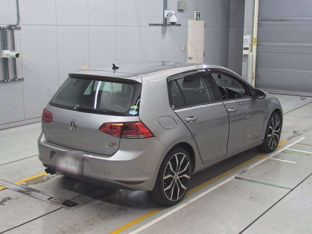 VOLKSWAGEN GOLF 2015