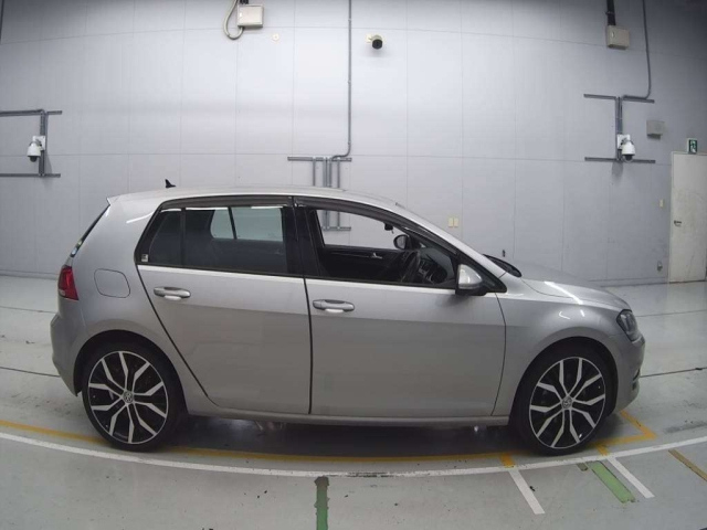 VOLKSWAGEN GOLF 2015