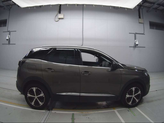 PEUGEOT 3008 2021