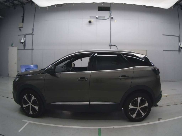 PEUGEOT 3008 2021