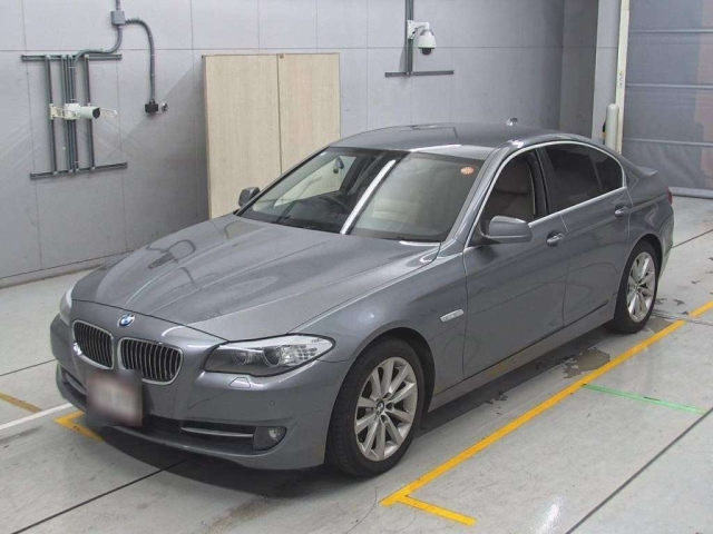 BMW 5 SERIES 2010