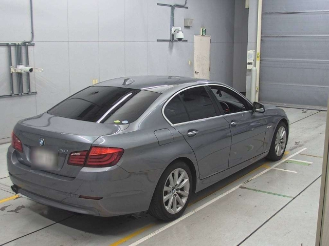 BMW 5 SERIES 2010