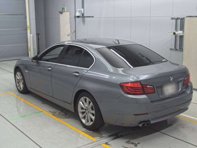 BMW 5 SERIES 2010