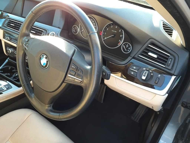 BMW 5 SERIES 2010