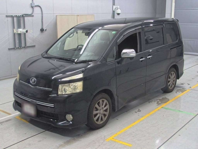 TOYOTA VOXY 2009