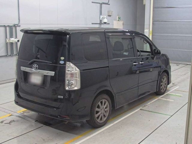 TOYOTA VOXY 2009