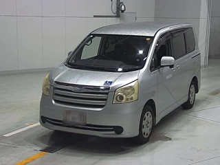 TOYOTA NOAH 2009