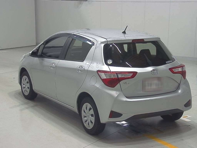 TOYOTA VITZ 2018