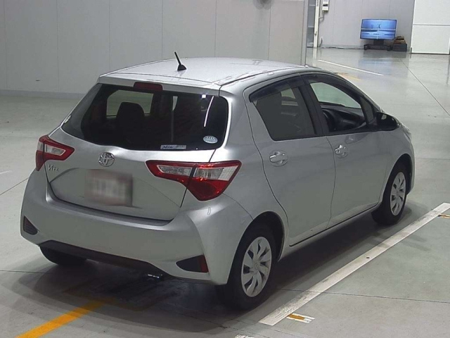 TOYOTA VITZ 2018
