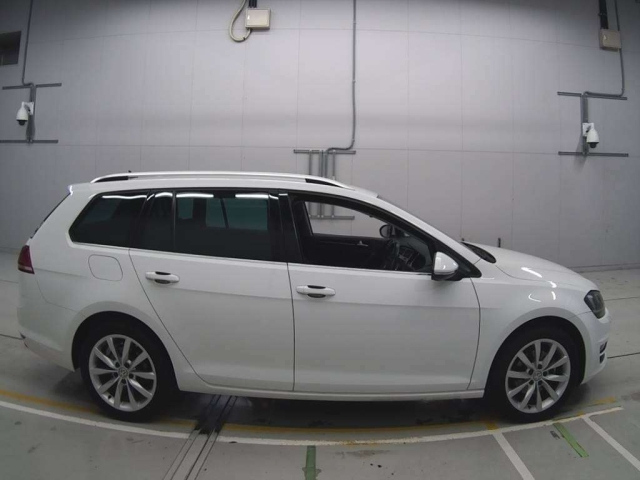 VOLKSWAGEN GOLF VARIANT 2016