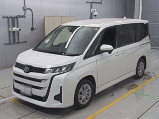 TOYOTA NOAH 2024