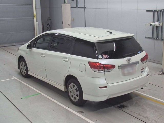 TOYOTA WISH 2011