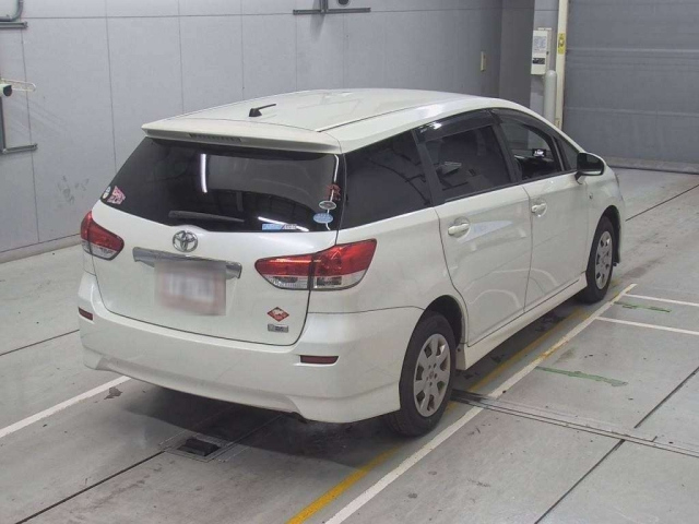 TOYOTA WISH 2011