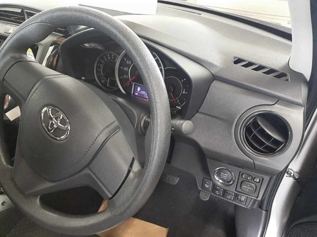 TOYOTA COROLLA AXIO 2025