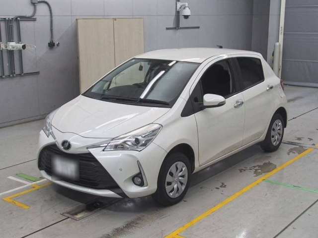 TOYOTA VITZ 2019
